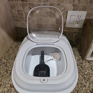 White and Gray Bathroom Storage Bin